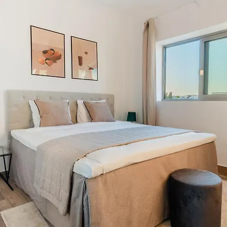 Gorgeous Vacation With Balcony And Stunning Views 1c All Yours Erimi